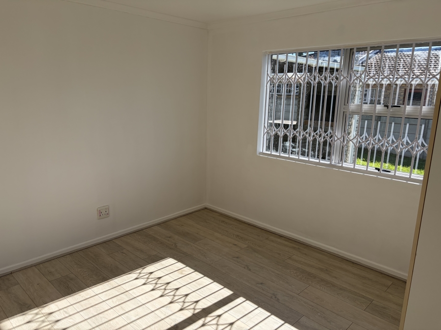3 Bedroom Property for Sale in Uitzicht Western Cape